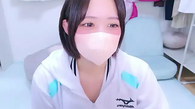 Hinata Sun online show from 06-07-26, 12:31