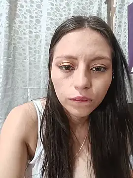 Snapshot of Lahila_ chatting on 05-20-26, 01:39 Lahila online show from 05-20-26, 01:39
