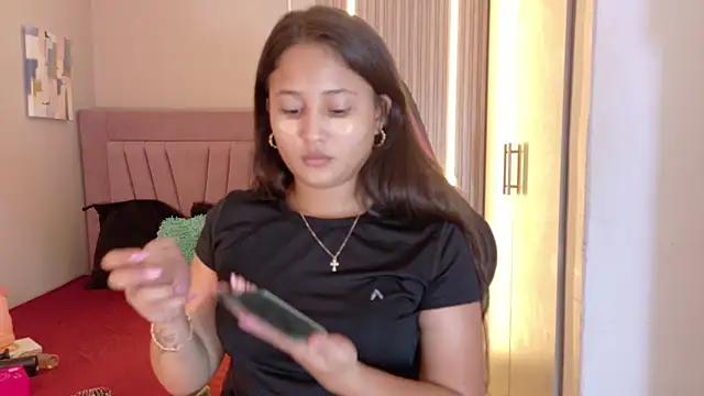 Laly Cherry  online show from 11-22-25, 12:15