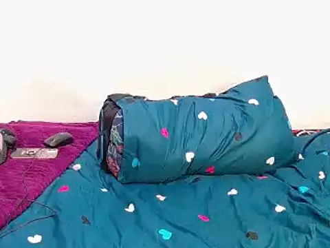 SlenderCaramelBabexx online show from 09-21-25, 07:10