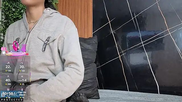 Snapshot of Kiara_Zahiri__ chatting on 11-07-25, 11:10 Kiara Zahiri online show from 11-07-25, 11:10