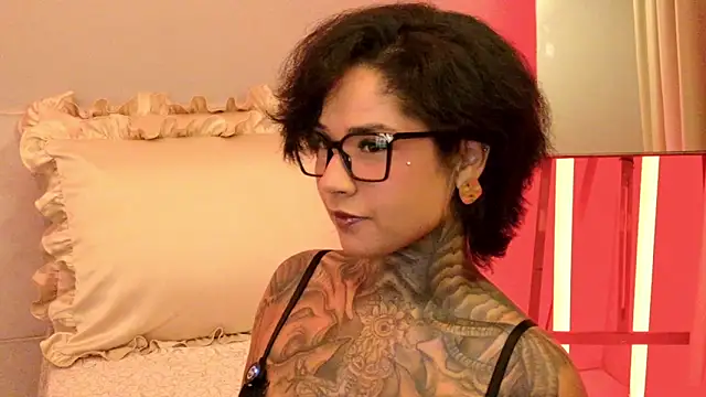 Snapshot of xbigpeach chatting on 06-27-26, 01:54 xbigpeach online show from 06-27-26, 01:54