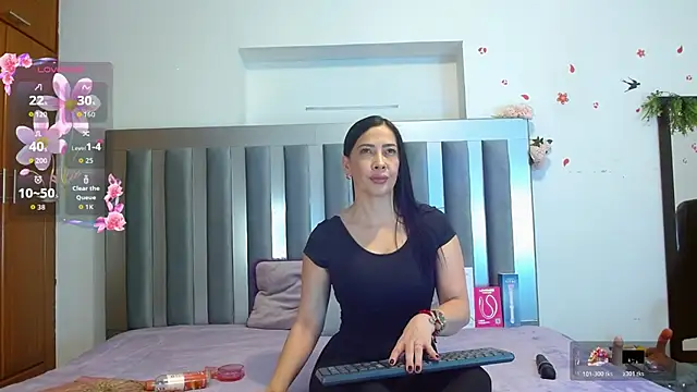 Snapshot of cortney_tayler chatting on 11-26-25, 01:56 cortney tayler online show from 11-26-25, 01:56