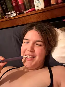 Snapshot of IssadoraaPink chatting on 10-02-25, 05:20 IssadoraaPink online show from 10-02-25, 05:20