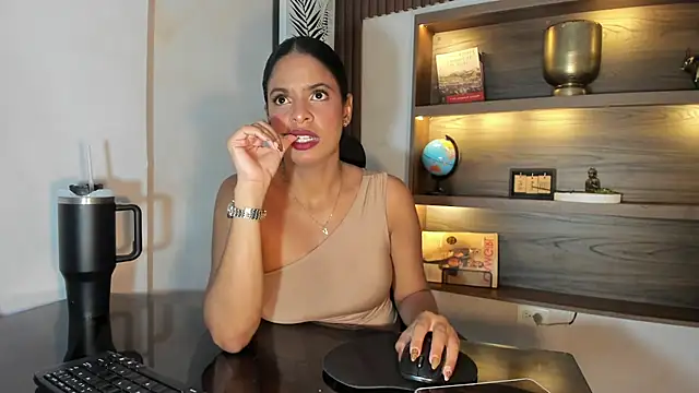 Snapshot of SheyLopez chatting on 05-24-26, 03:11 SheyLopez online show from 05-24-26, 03:11