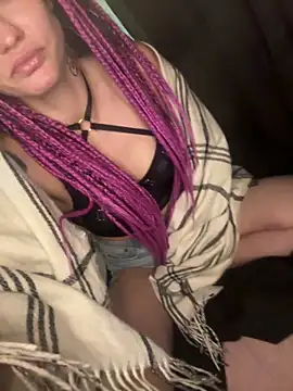 Snapshot of hottcouple00 chatting on 10-17-25, 12:36 hottcouple00 online show from 10-17-25, 12:36