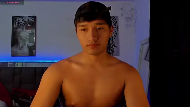 Snapshot of mateo-Esposito chatting on 10-30-25, 11:05 mateo-Esposito online show from 10-30-25, 11:05