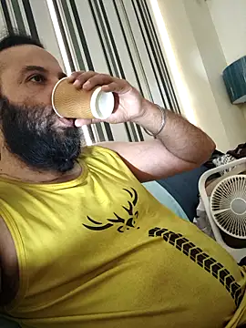 Hothunkdelhi online show from 11-14-25, 05:17