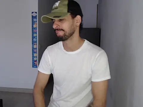 Snapshot of mochakkdj chatting on 11-24-25, 04:40 mochakkdj online show from 11-24-25, 04:40