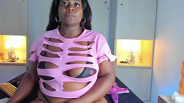 Snapshot of EmaRhodes chatting on 10-30-25, 07:58 EmaRhodes online show from 10-30-25, 07:58