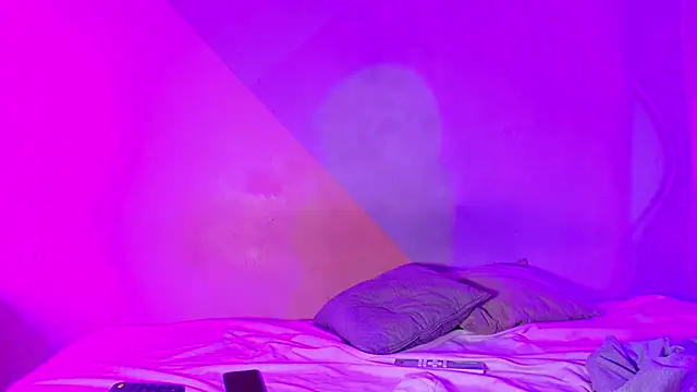 Laura and Kevin online show from 10-02-25, 02:57