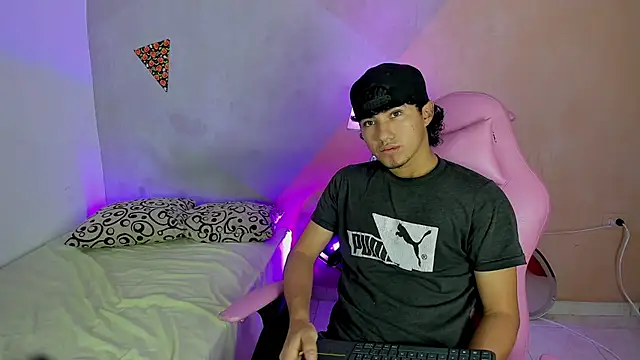 Laura and Kevin online show from 11-20-25, 03:12