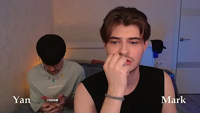 Snapshot of itsyanbb chatting on 09-11-25, 07:36 itsyanbb online show from 09-11-25, 07:36