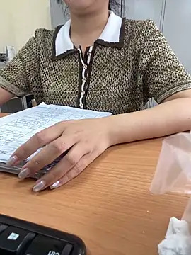 Snapshot of ThuPhuong-Tr chatting on 09-11-25, 06:46 ThuPhuong-Tr online show from 09-11-25, 06:46