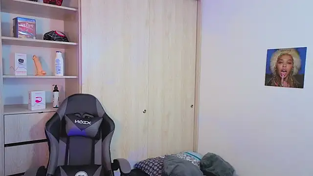 Snapshot of onlinenico chatting on 09-08-25, 08:08 onlinenico online show from 09-08-25, 08:08