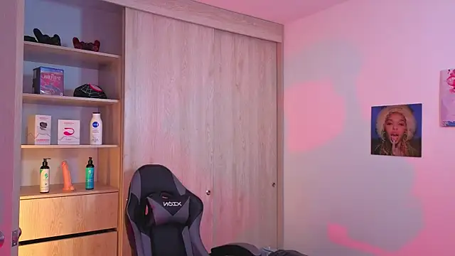 Snapshot of onlinenico chatting on 09-11-25, 08:09 onlinenico online show from 09-11-25, 08:09