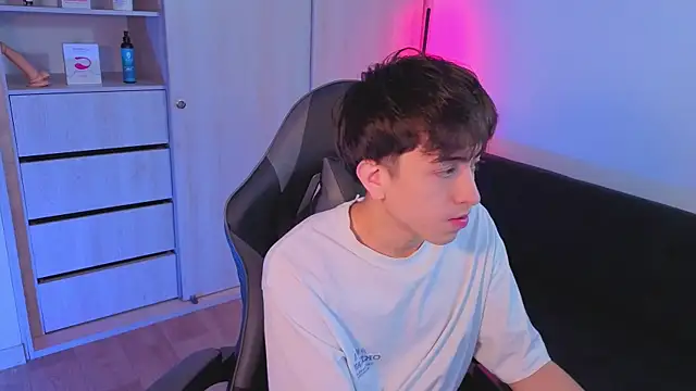 Snapshot of onlinenico chatting on 10-02-25, 07:54 onlinenico online show from 10-02-25, 07:54