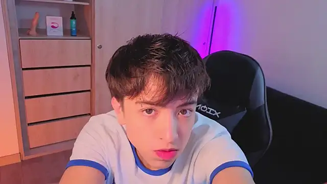 Snapshot of onlinenico chatting on 10-09-25, 08:07 onlinenico online show from 10-09-25, 08:07