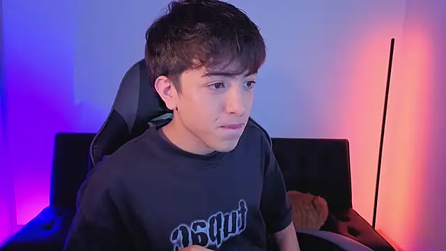 Snapshot of onlinenico chatting on 11-25-25, 08:09 onlinenico online show from 11-25-25, 08:09