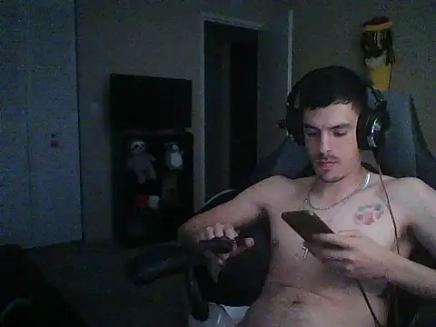 Snapshot of latinosatiro94 chatting on 10-09-25, 10:57 latinosatiro94 online show from 10-09-25, 10:57