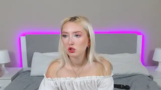 MarianeSun online show from 09-16-25, 04:02