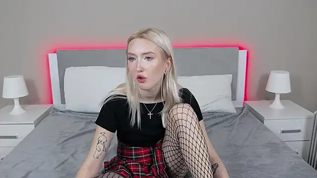 MarianeSun online show from 09-22-25, 04:03