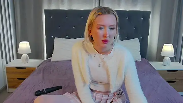 MarianeSun online show from 12-03-25, 04:09