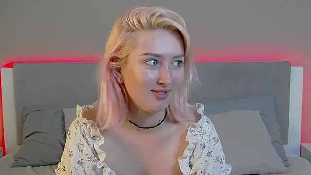 MarianeSun online show from 06-18-26, 04:02