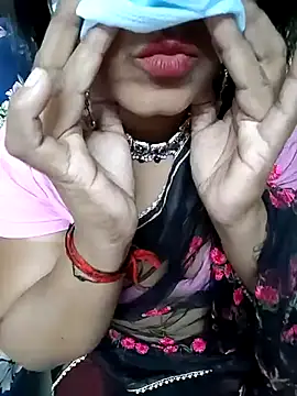 Snapshot of tamilmaha12 chatting on 09-28-25, 07:58 tamilmaha12 online show from 09-28-25, 07:58