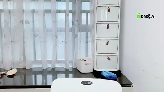 liuruyuan888 online show from 09-28-25, 09:47