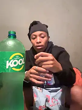 Snapshot of Tookey012 chatting on 09-27-25, 05:07 Tookey012 online show from 09-27-25, 05:07