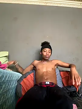 Snapshot of Tookey012 chatting on 10-28-25, 08:40 Tookey012 online show from 10-28-25, 08:40