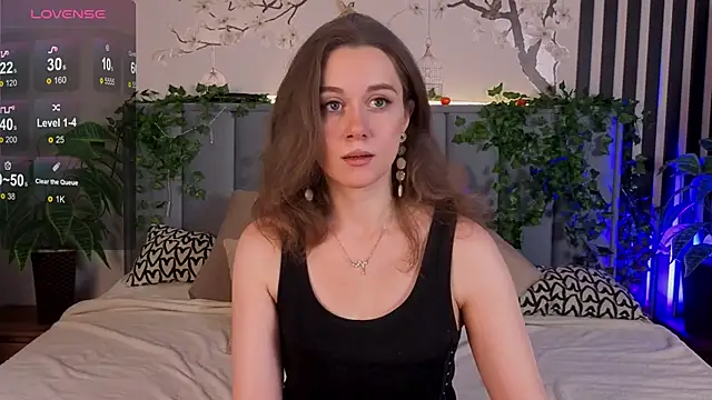 SkyHelen online show from 11-19-25, 04:12