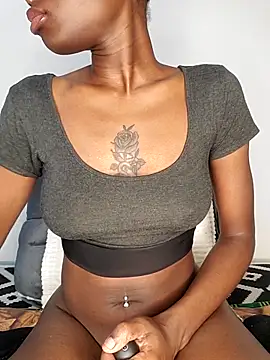 Snapshot of _Uphele chatting on 09-14-25, 02:54 Uphele online show from 09-14-25, 02:54