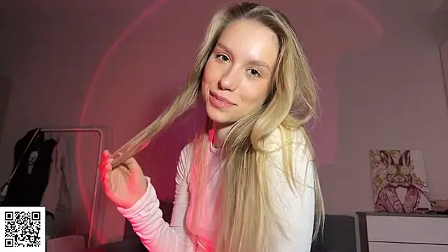 ElysiaXo online show from 10-24-25, 11:23