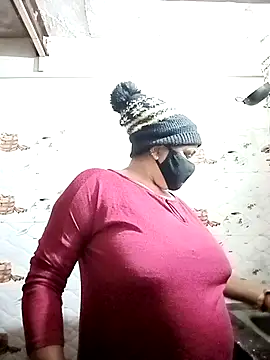 Snapshot of Rakhi_sawant143 chatting on 01-07-26, 02:52 Rakhi sawant143 online show from 01-07-26, 02:52