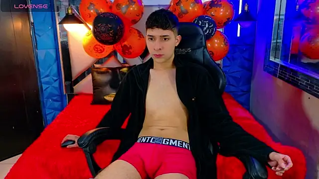 Snapshot of Kygo_Williams chatting on 10-22-25, 01:11 Kygo Williams online show from 10-22-25, 01:11