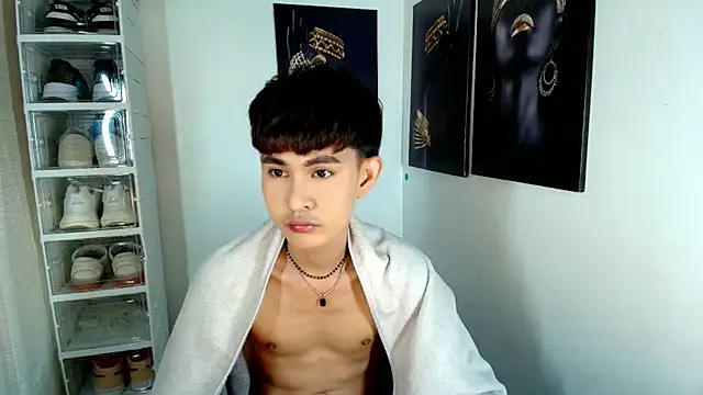 xxxhugecocktwinkxxx online show from 11-04-25, 05:45