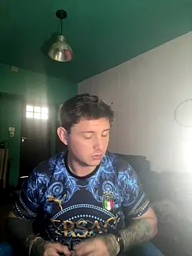 Snapshot of SantyPlayBig chatting on 11-29-25, 03:37 SantyPlayBig online show from 11-29-25, 03:37