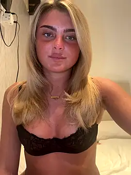 Snapshot of CassyBaby chatting on 09-13-25, 11:04 CassyBaby online show from 09-13-25, 11:04