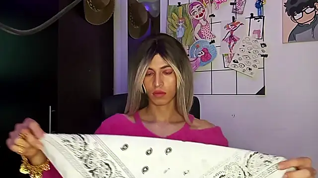 Snapshot of Andy_Roses chatting on 10-31-25, 10:33 Andy Roses online show from 10-31-25, 10:33