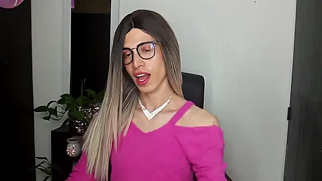 Snapshot of Andy_Roses chatting on 11-26-25, 10:11 Andy Roses online show from 11-26-25, 10:11