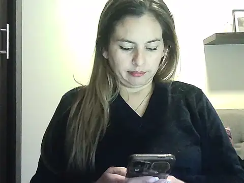 Valery  Rouse  online show from 04-16-26, 10:12