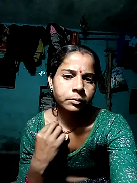 Snapshot of Hot_era chatting on 10-31-25, 03:13 Hot era online show from 10-31-25, 03:13