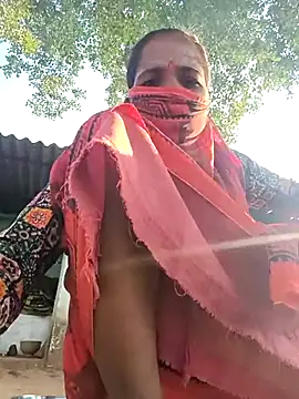 Snapshot of Hot-honi chatting on 10-05-25, 01:59 Hot-honi online show from 10-05-25, 01:59