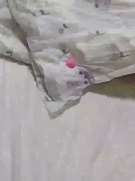 Snapshot of shaoshao-7758 chatting on 10-02-25, 10:06 shaoshao-7758 online show from 10-02-25, 10:06