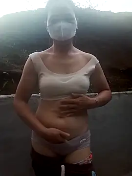 Snapshot of liss-su chatting on 09-15-25, 11:10 liss-su online show from 09-15-25, 11:10