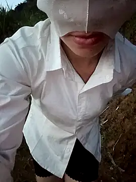 Snapshot of liss-su chatting on 09-16-25, 11:22 liss-su online show from 09-16-25, 11:22