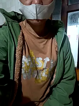 Snapshot of liss-su chatting on 10-08-25, 12:08 liss-su online show from 10-08-25, 12:08