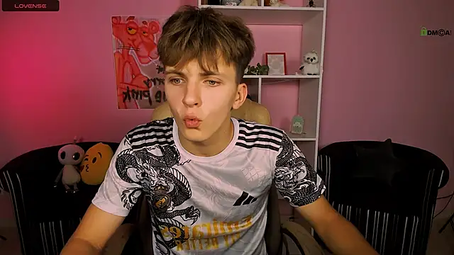 Snapshot of travis_wolf_ chatting on 09-08-25, 07:13 travis wolf online show from 09-08-25, 07:13